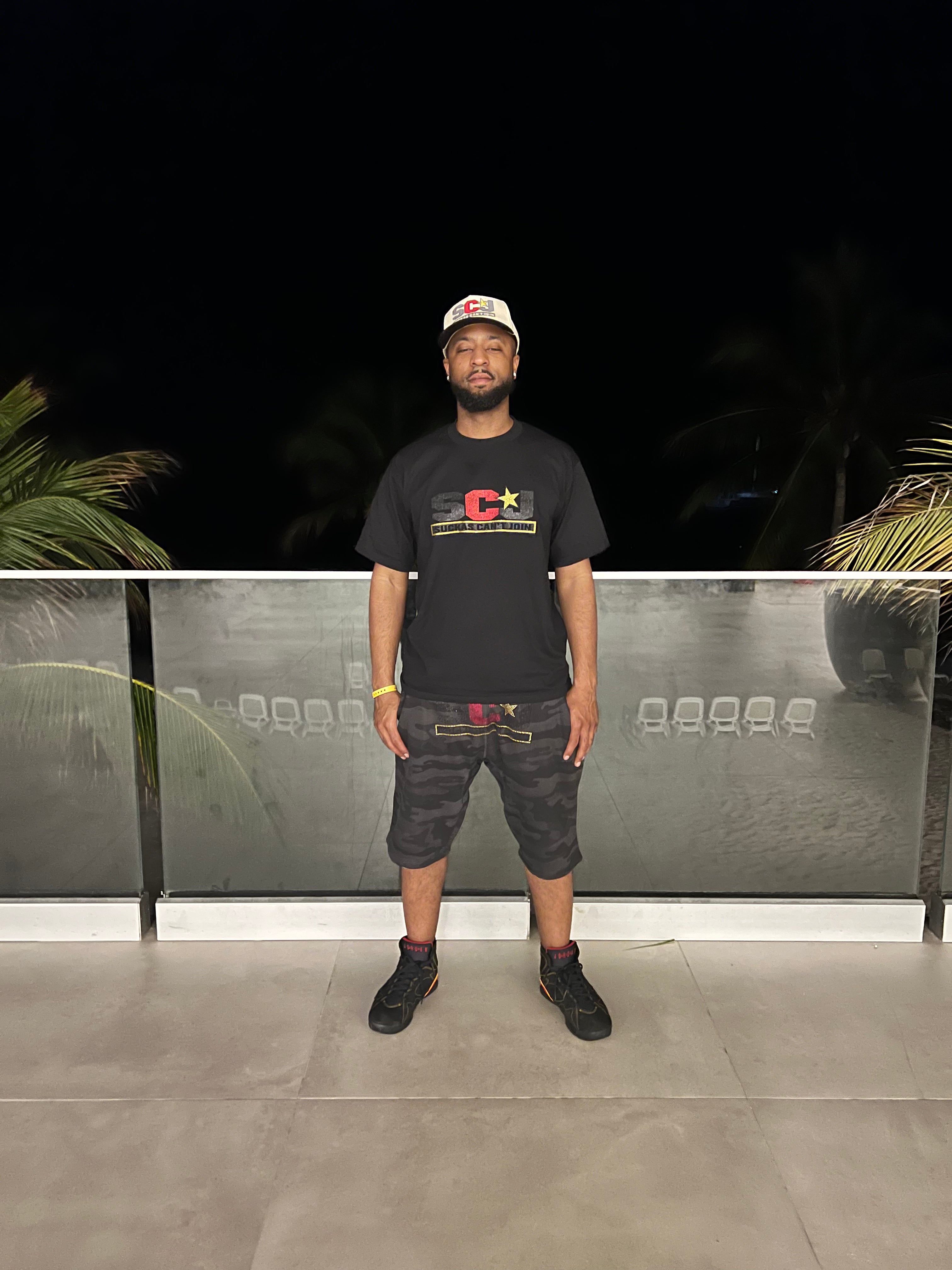 Star Logo Glitter black T shirt